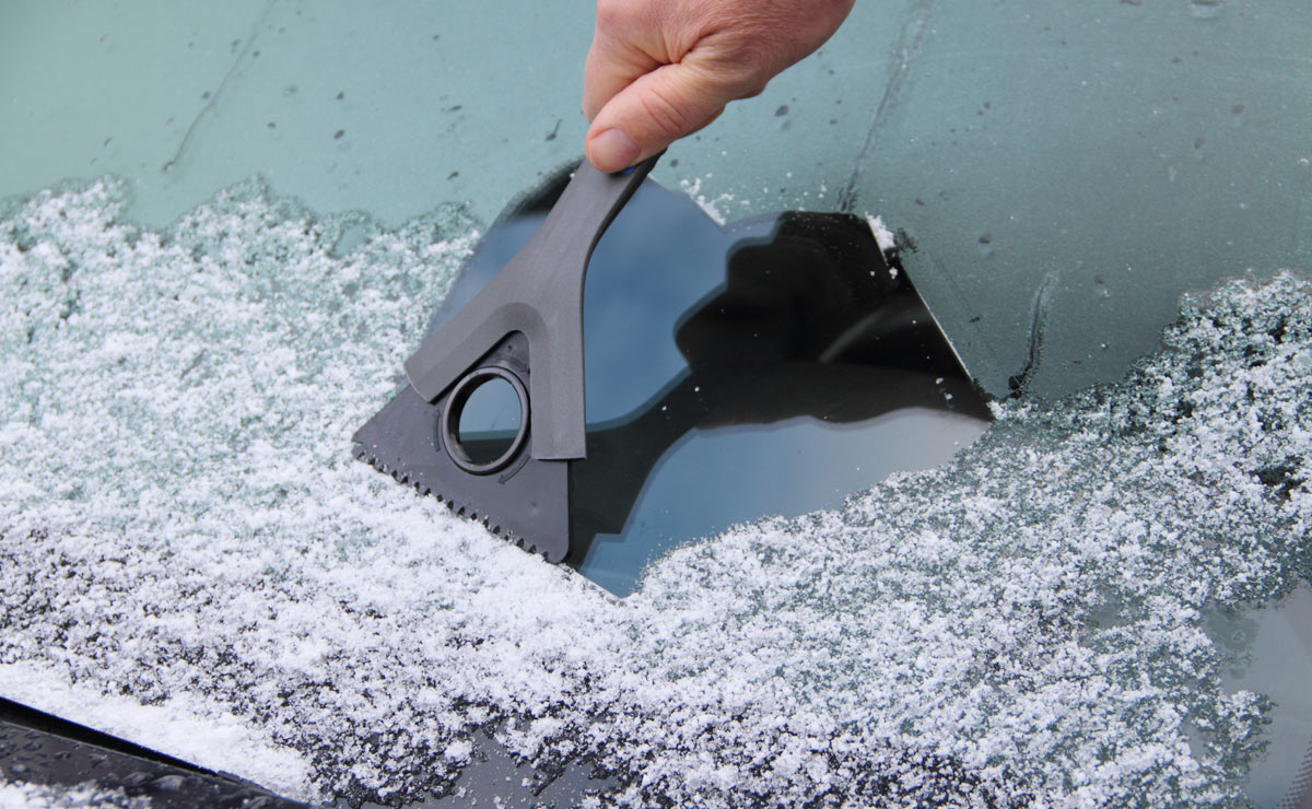 A karosszéria és a szélvédők jegesedése