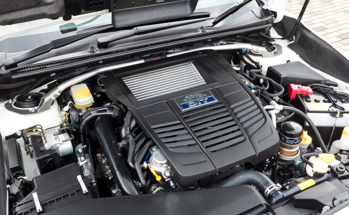 Subaru ABXAGM akkumulátorral