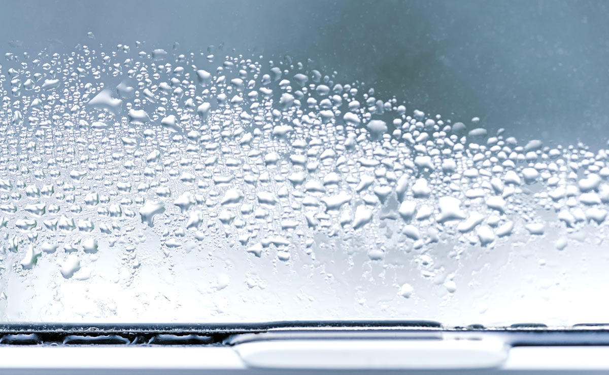 Esőben párásodnak a szélvédők