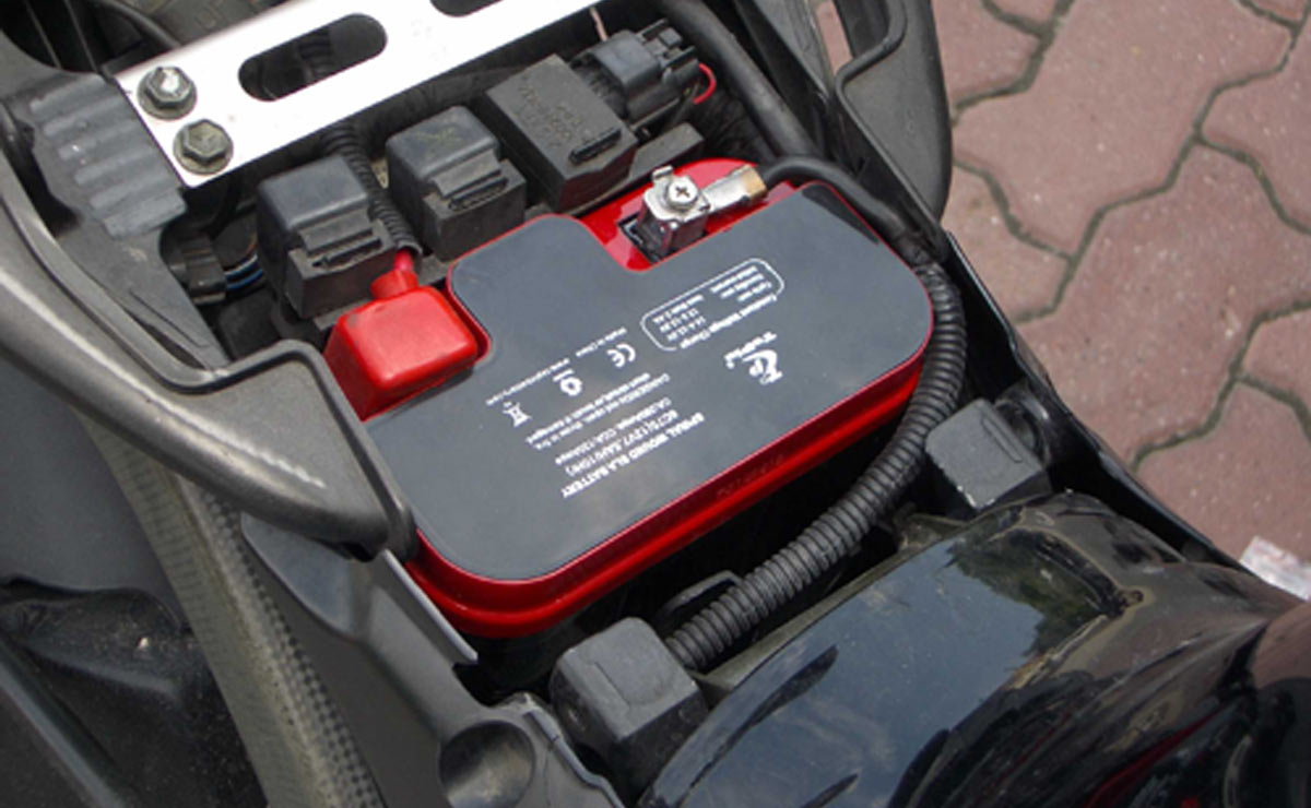 Suzuki GSXR Topin akkumulátorral